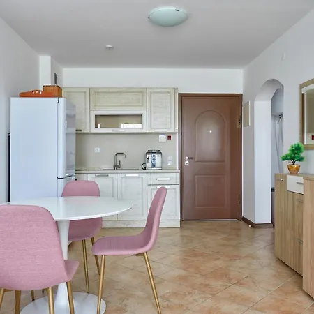 Sunlit Serenity Cozy Flat In With Parking By Flat Mаnаger * Лозенец